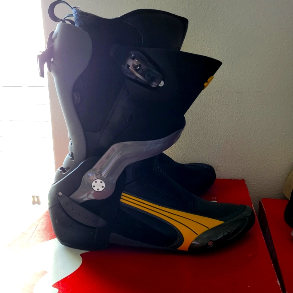 Puma motorcycle boots 11 1/2 Yellow black